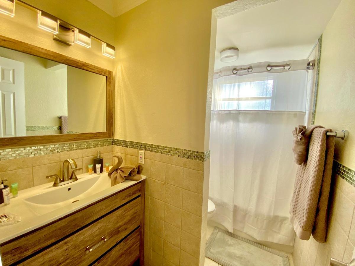 Deluxe Waterfront One Bedroom Apartment With Miami Skyline View, Free Parking 5 Mins Drive To Miami Beach Ngoại thất bức ảnh