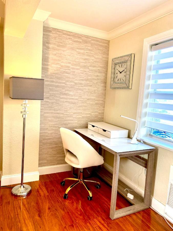 Deluxe Waterfront One Bedroom Apartment With Miami Skyline View, Free Parking 5 Mins Drive To Miami Beach Ngoại thất bức ảnh